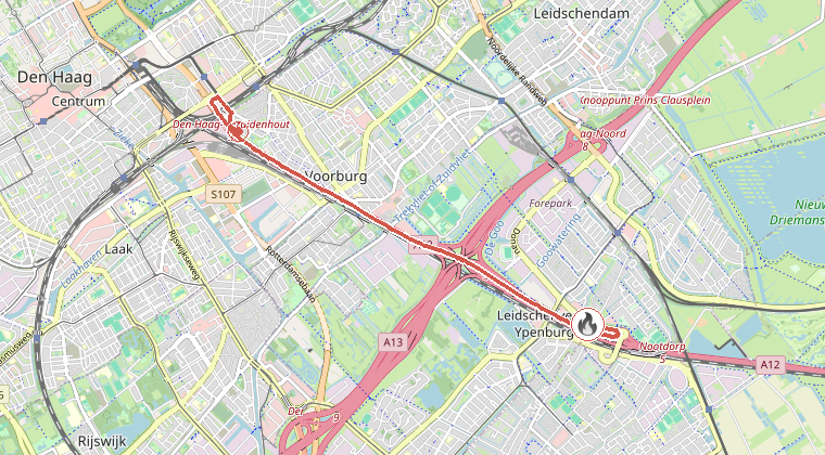 Kaart van de omgeving van de melding, met de kazerne die is gealarmeerd