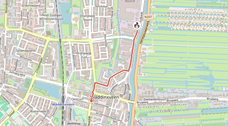 Kaart van de omgeving van de melding, met de kazerne die is gealarmeerd