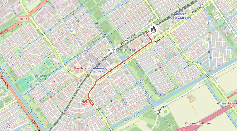Kaart van de omgeving van de melding, met de kazerne die is gealarmeerd
