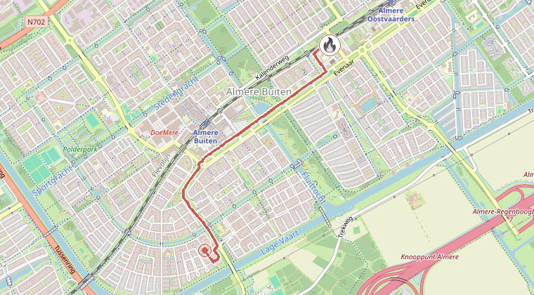 Kaart van de omgeving van de melding, met de kazerne die is gealarmeerd