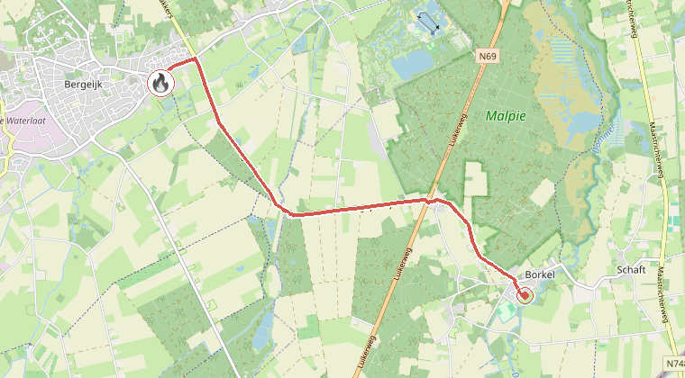 Kaart van de omgeving van de melding, met de kazerne die is gealarmeerd