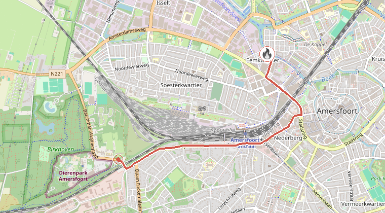 Kaart van de omgeving van de melding, met de kazerne die is gealarmeerd