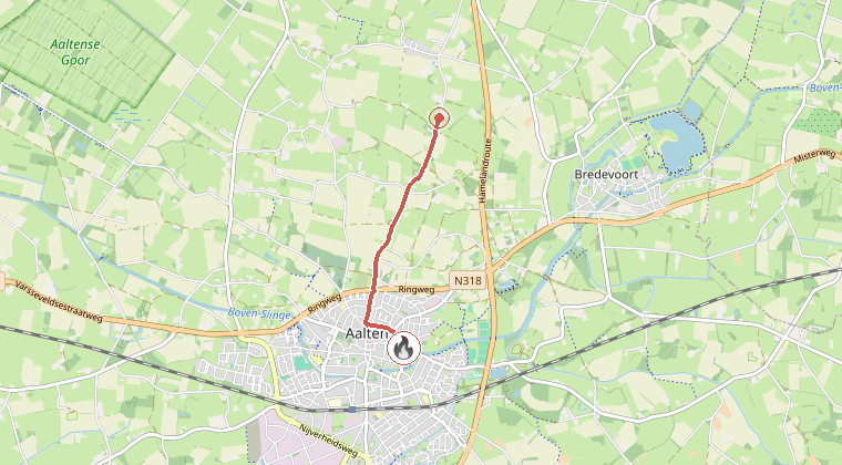 Kaart van de omgeving van de melding, met de kazerne die is gealarmeerd
