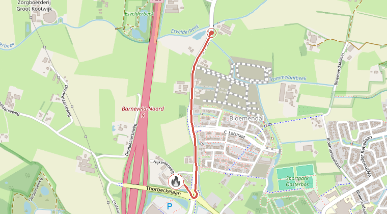Kaart van de omgeving van de melding, met de kazerne die is gealarmeerd