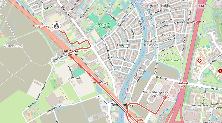 Kaart van de omgeving van de melding, met de kazerne die is gealarmeerd