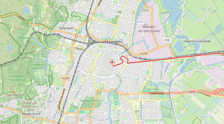 Kaart van de omgeving van de melding, met de kazerne die is gealarmeerd