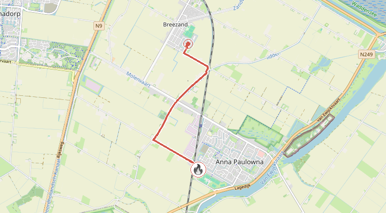 Kaart van de omgeving van de melding, met de kazerne die is gealarmeerd