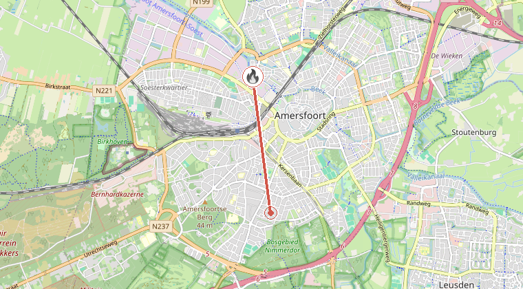 Kaart van de omgeving van de melding, met de kazerne die is gealarmeerd