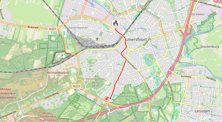 Kaart van de omgeving van de melding, met de kazerne die is gealarmeerd