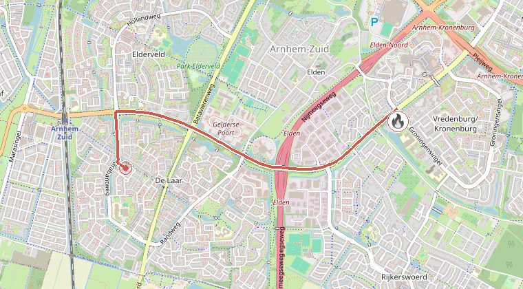 Kaart van de omgeving van de melding, met de kazerne die is gealarmeerd
