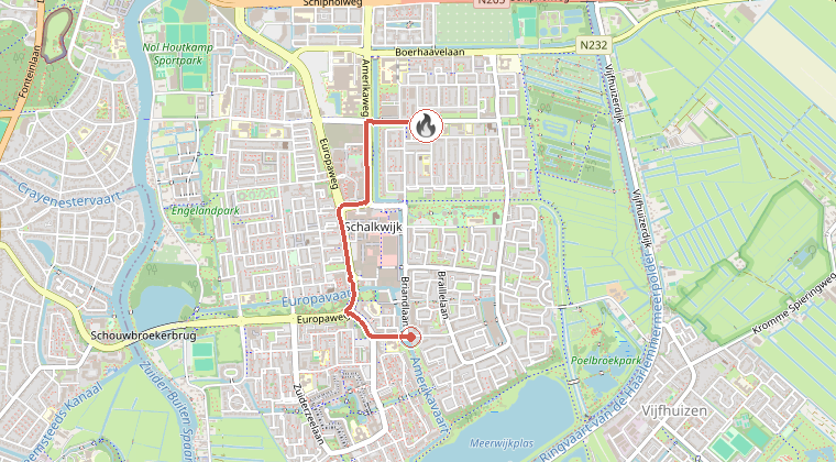 Kaart van de omgeving van de melding, met de kazerne die is gealarmeerd