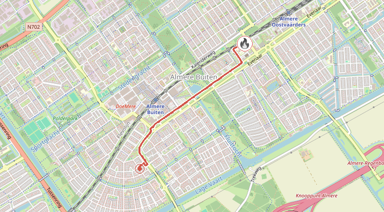 Kaart van de omgeving van de melding, met de kazerne die is gealarmeerd