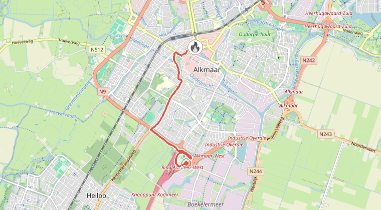 Kaart van de omgeving van de melding, met de kazerne die is gealarmeerd