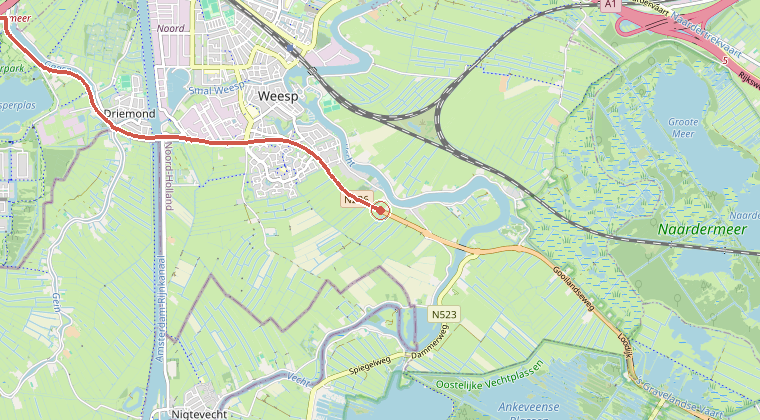 Kaart van de omgeving van de melding, met de kazerne die is gealarmeerd