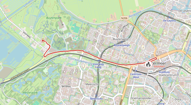 Kaart van de omgeving van de melding, met de kazerne die is gealarmeerd