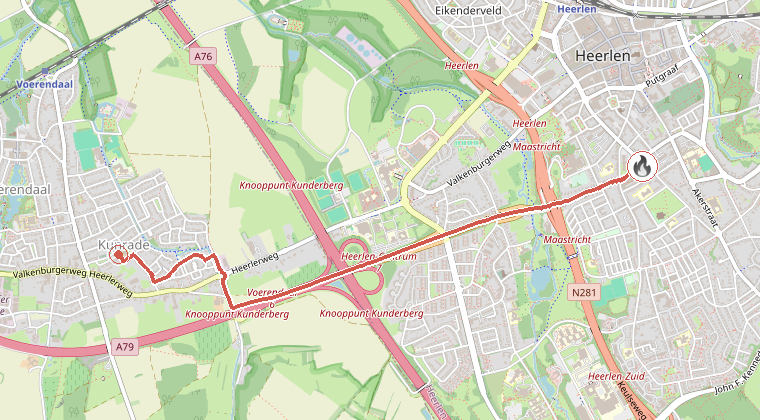 Kaart van de omgeving van de melding, met de kazerne die is gealarmeerd
