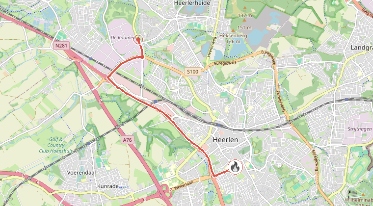Kaart van de omgeving van de melding, met de kazerne die is gealarmeerd