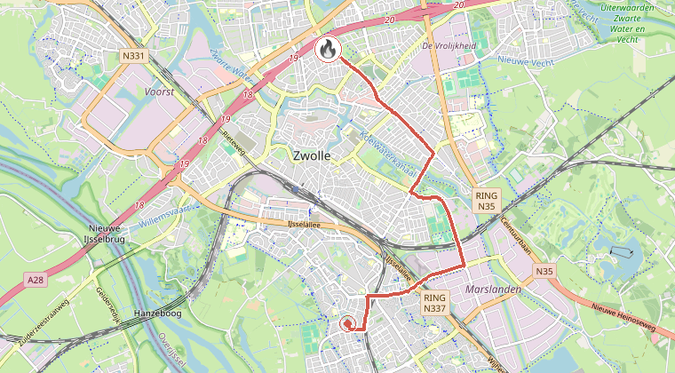 Kaart van de omgeving van de melding, met de kazerne die is gealarmeerd
