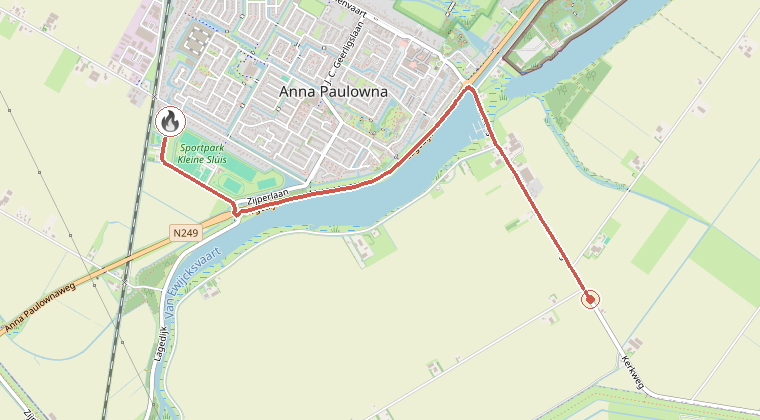 Kaart van de omgeving van de melding, met de kazerne die is gealarmeerd