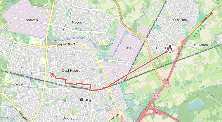 Kaart van de omgeving van de melding, met de kazerne die is gealarmeerd
