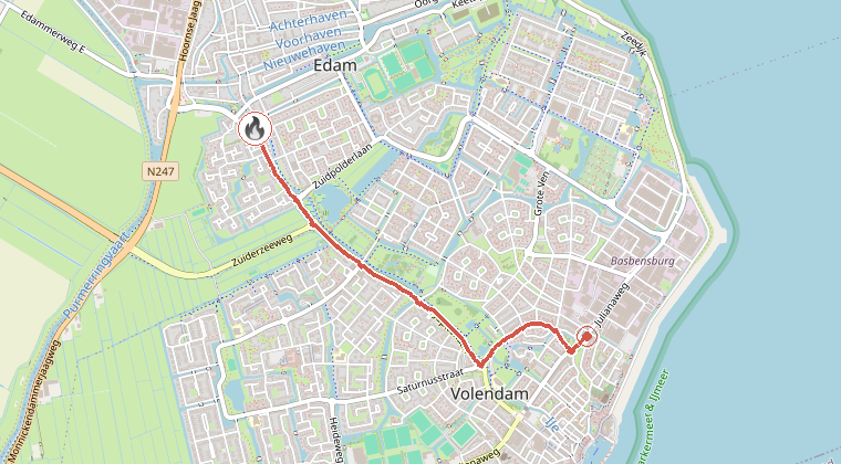 Kaart van de omgeving van de melding, met de kazerne die is gealarmeerd