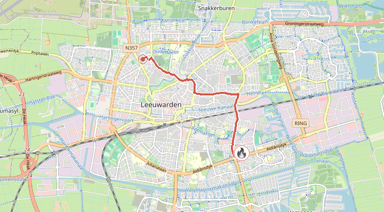 Kaart van de omgeving van de melding, met de kazerne die is gealarmeerd