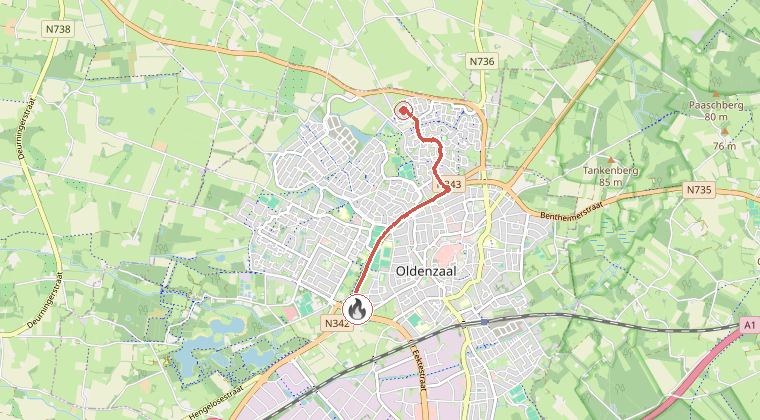 Kaart van de omgeving van de melding, met de kazerne die is gealarmeerd