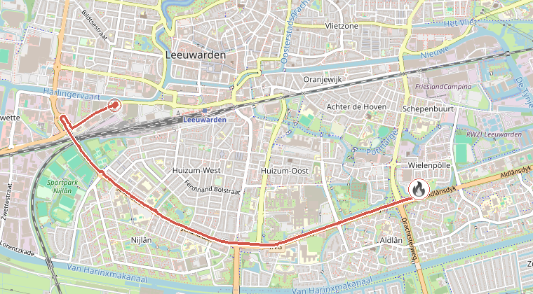 Kaart van de omgeving van de melding, met de kazerne die is gealarmeerd