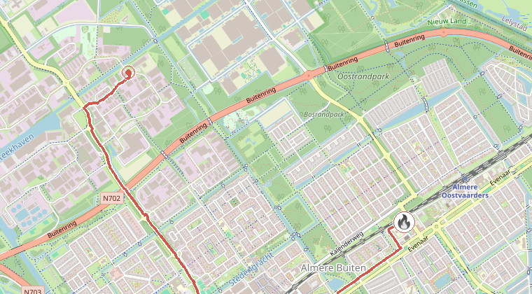 Kaart van de omgeving van de melding, met de kazerne die is gealarmeerd