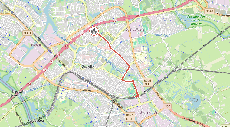 Kaart van de omgeving van de melding, met de kazerne die is gealarmeerd