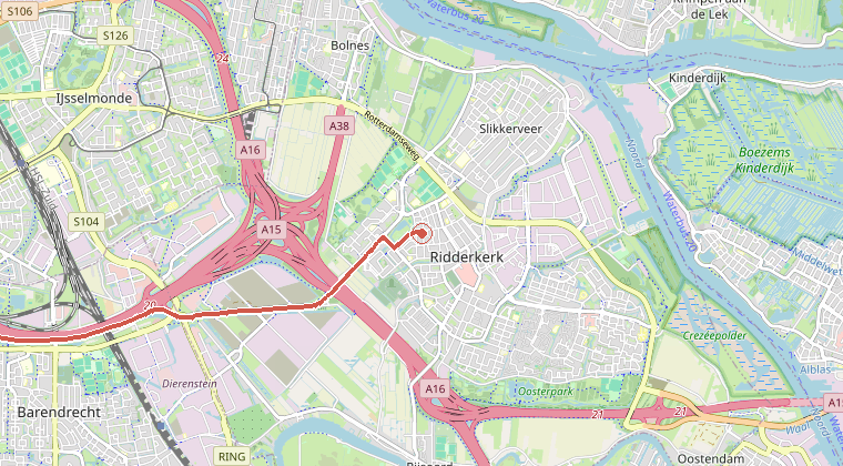 Kaart van de omgeving van de melding, met de kazerne die is gealarmeerd