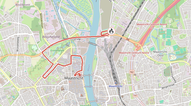 Kaart van de omgeving van de melding, met de kazerne die is gealarmeerd