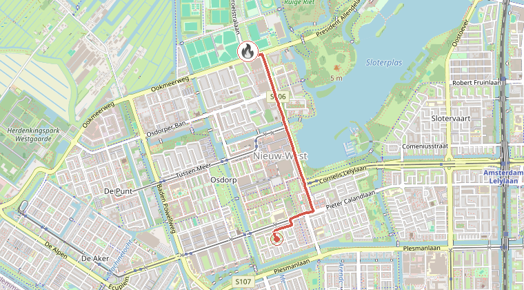 Kaart van de omgeving van de melding, met de kazerne die is gealarmeerd
