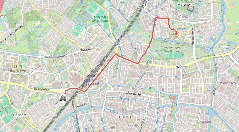 Kaart van de omgeving van de melding, met de kazerne die is gealarmeerd