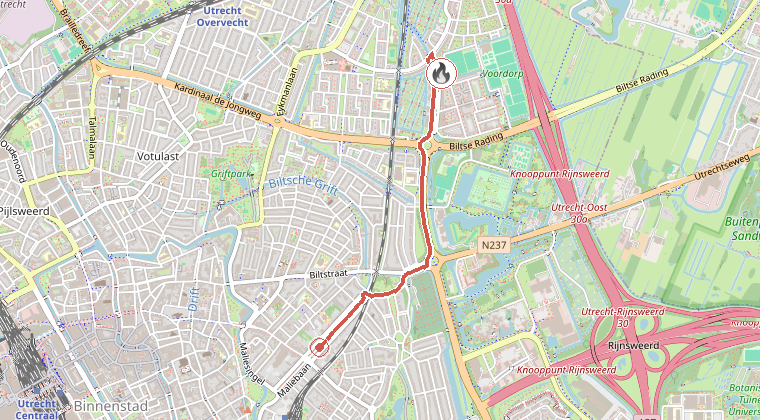 Kaart van de omgeving van de melding, met de kazerne die is gealarmeerd