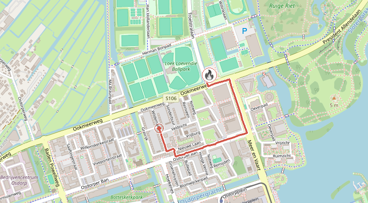 Kaart van de omgeving van de melding, met de kazerne die is gealarmeerd