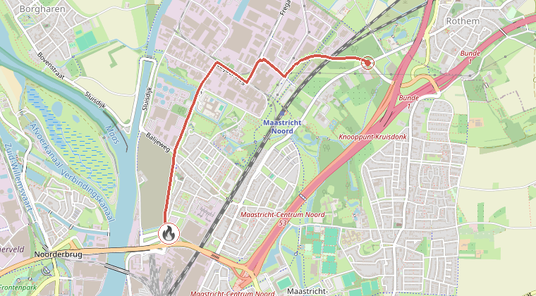 Kaart van de omgeving van de melding, met de kazerne die is gealarmeerd