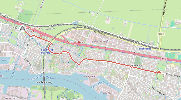 Kaart van de omgeving van de melding, met de kazerne die is gealarmeerd