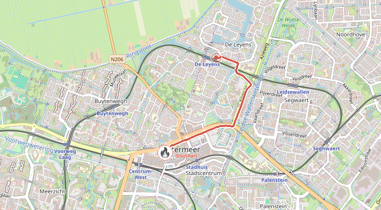Kaart van de omgeving van de melding, met de kazerne die is gealarmeerd