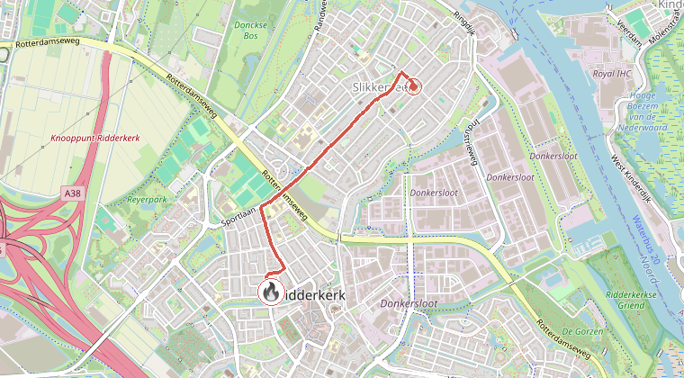 Kaart van de omgeving van de melding, met de kazerne die is gealarmeerd