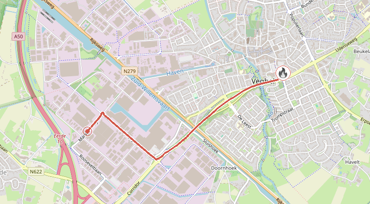 Kaart van de omgeving van de melding, met de kazerne die is gealarmeerd