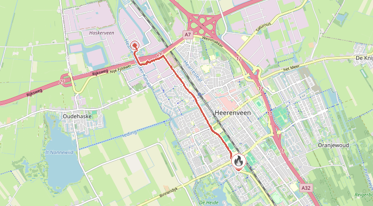 Kaart van de omgeving van de melding, met de kazerne die is gealarmeerd