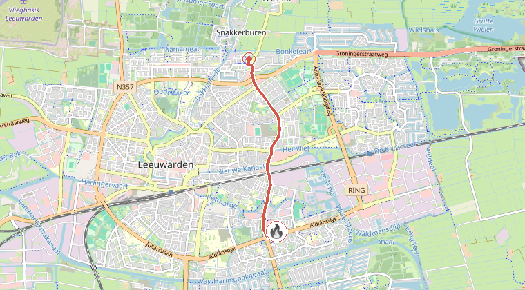 Kaart van de omgeving van de melding, met de kazerne die is gealarmeerd
