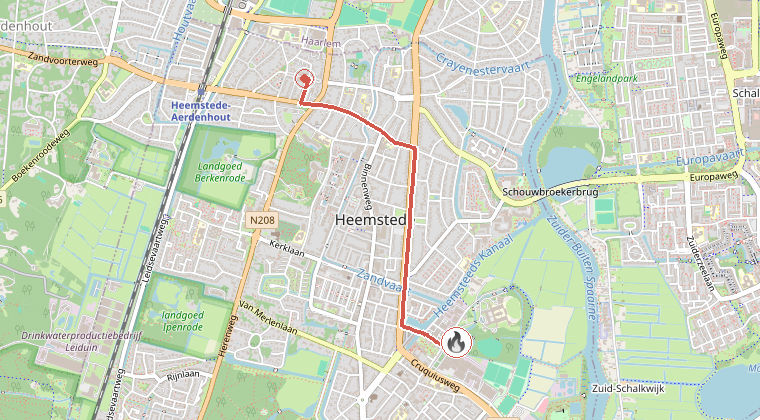 Kaart van de omgeving van de melding, met de kazerne die is gealarmeerd