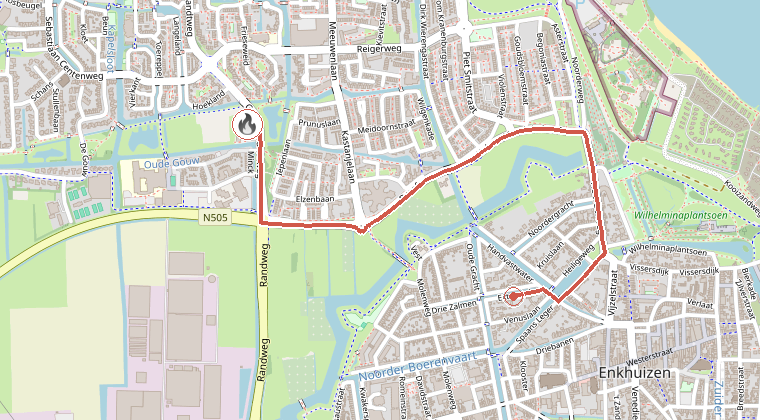 Kaart van de omgeving van de melding, met de kazerne die is gealarmeerd