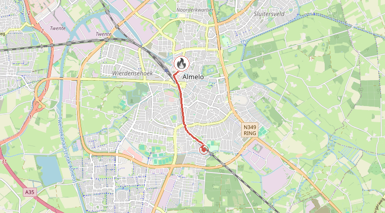 Kaart van de omgeving van de melding, met de kazerne die is gealarmeerd