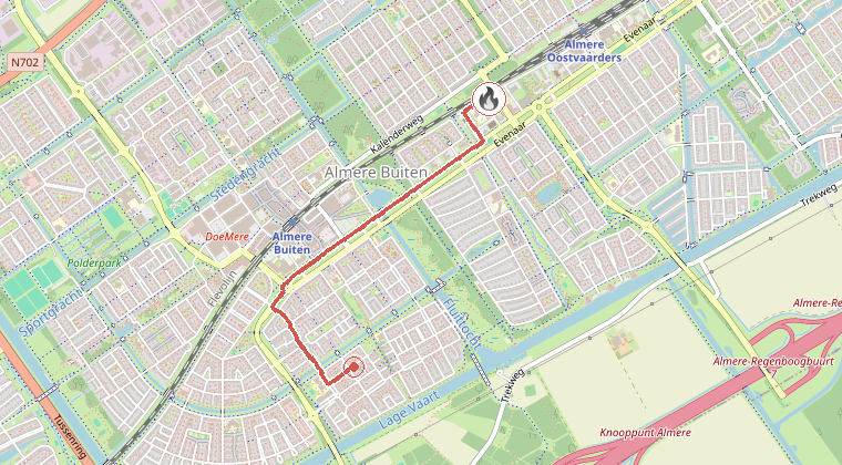 Kaart van de omgeving van de melding, met de kazerne die is gealarmeerd