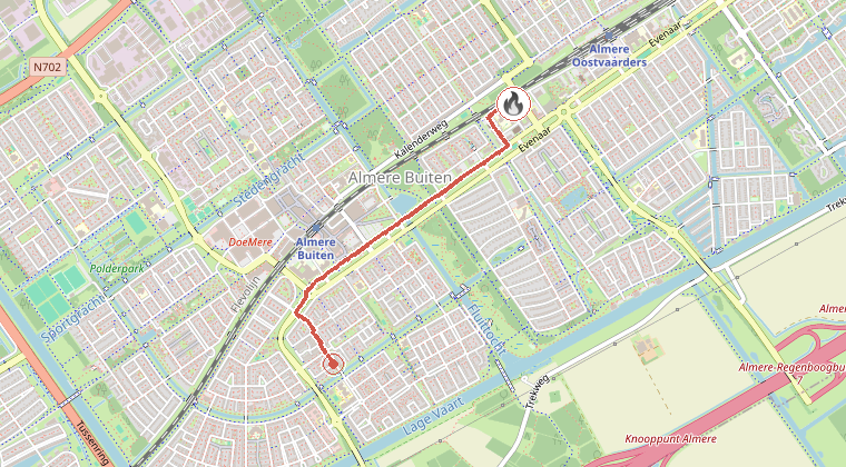 Kaart van de omgeving van de melding, met de kazerne die is gealarmeerd