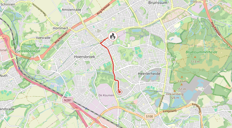 Kaart van de omgeving van de melding, met de kazerne die is gealarmeerd