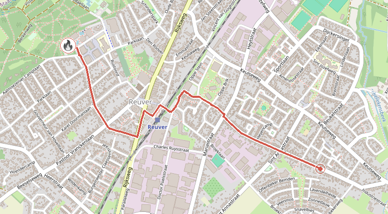 Kaart van de omgeving van de melding, met de kazerne die is gealarmeerd